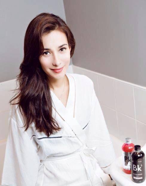 的女主,因为片酬问题拒绝了吴京,如今混成这样_卢靖姗_徐嘉雯_影片