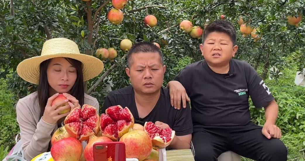 百万网红小六和村长分道扬镳,背后原因曝光引热议,二人孰是孰非_视频