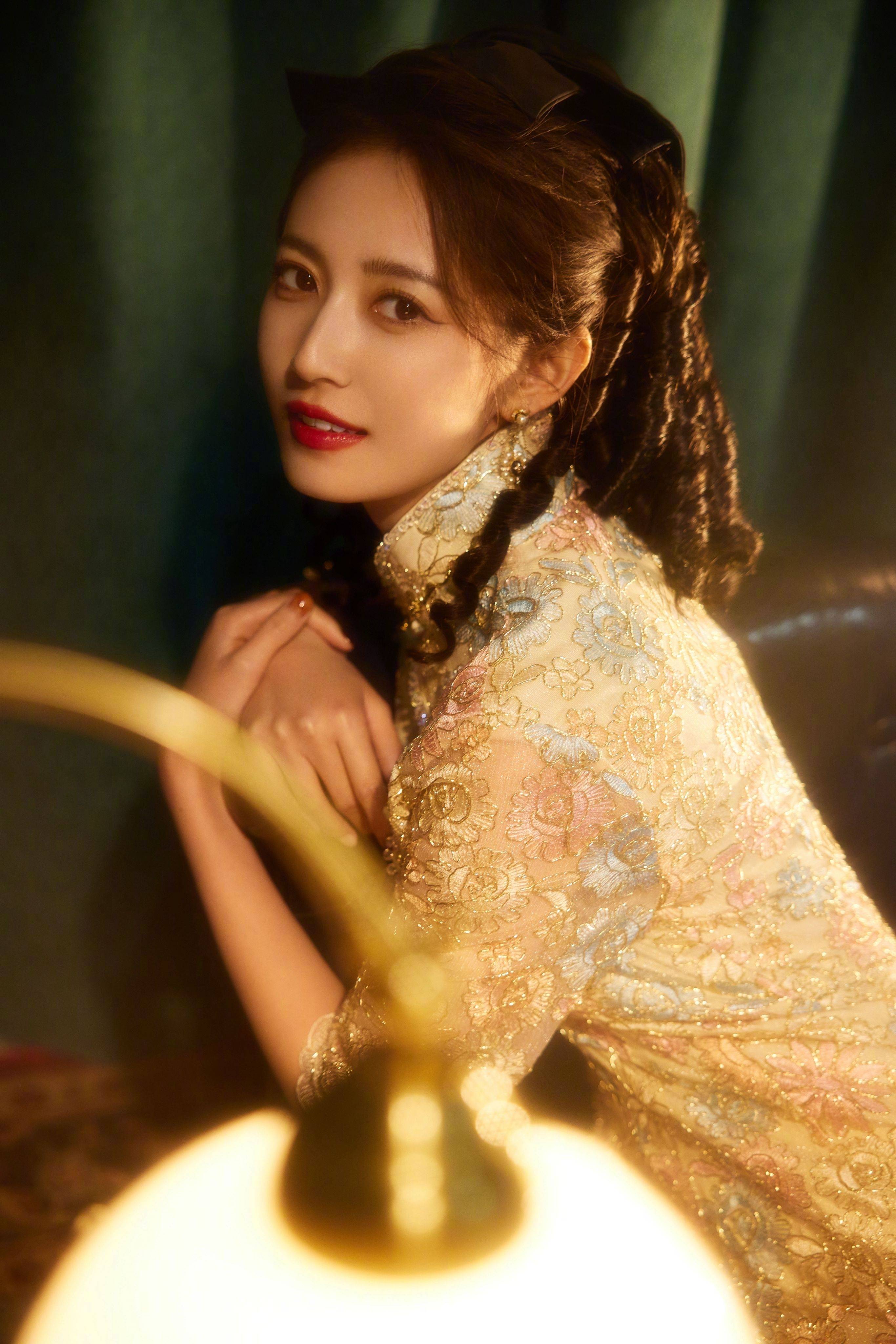 陈钰琪复古色调旗袍写真_唐嫣_一颦一笑_气质