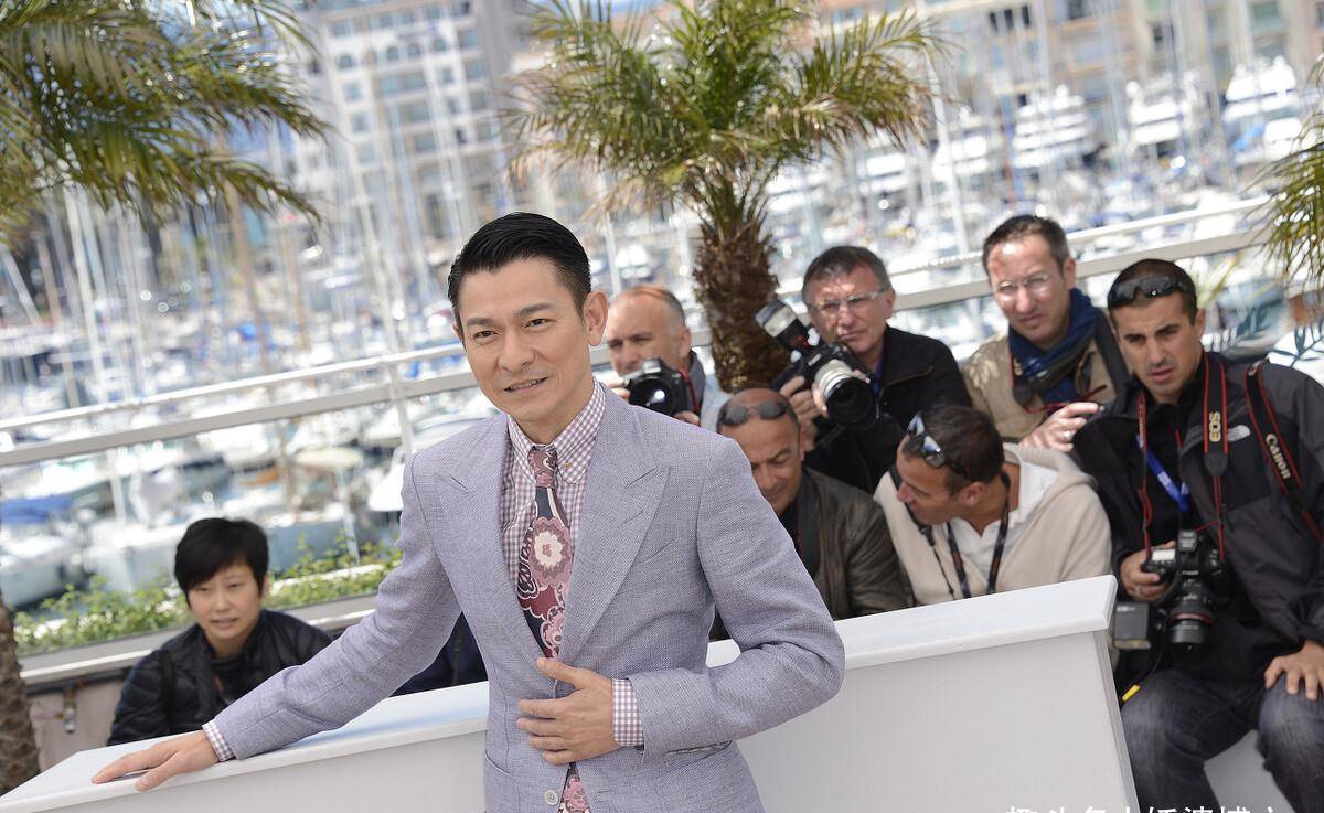 现场怒骂工作人员,颁奖典礼怒诉曾志伟_杜汶泽_陈少霞_公司