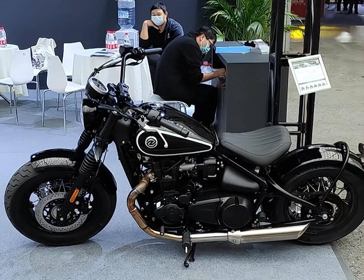 机车,街车等主流风格车型,而首款发布车型则主打小众的bobber风格车型