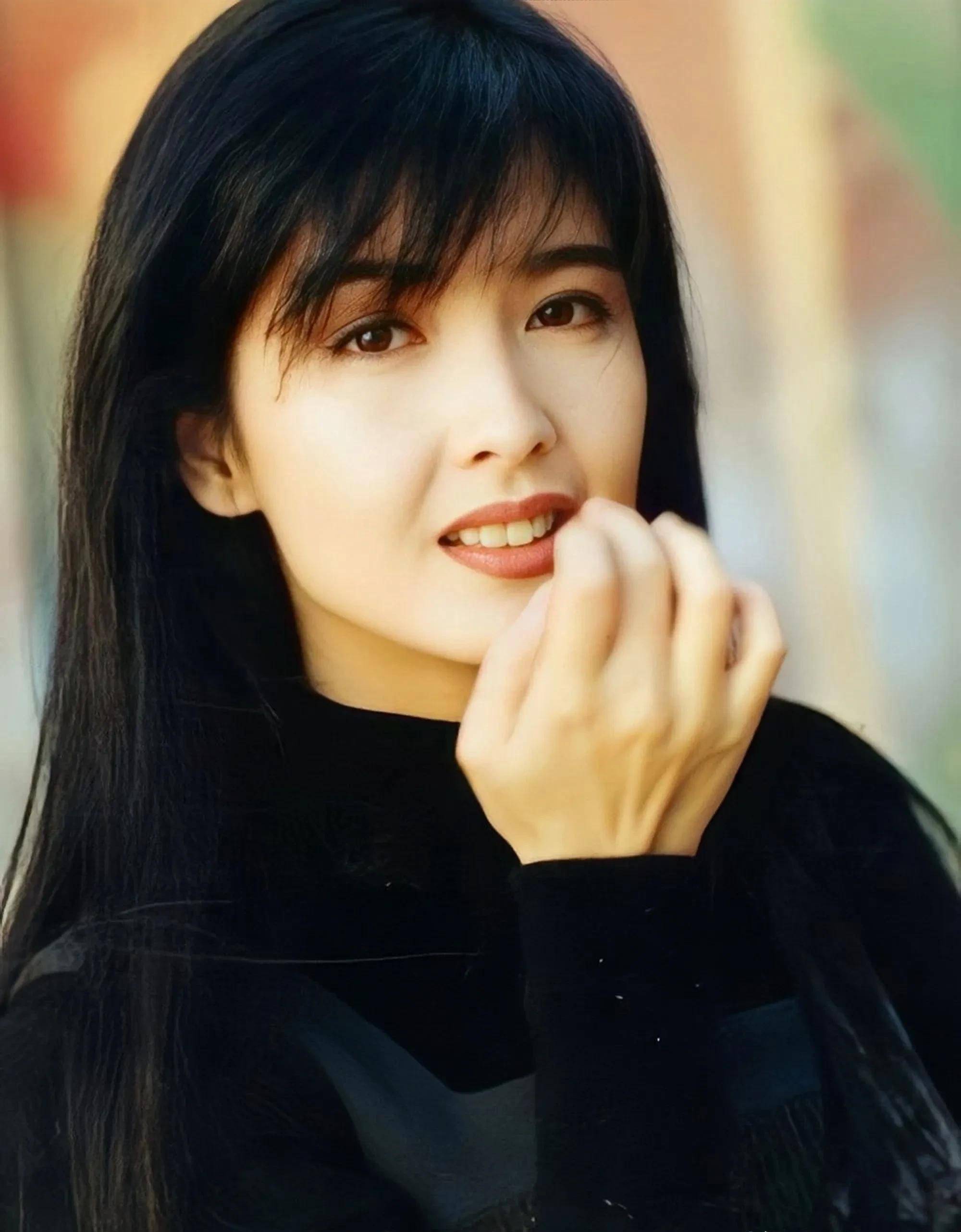 你知道青春期的周慧敏有多美吗?不愧是"玉女头"_美貌_漂亮_成为了