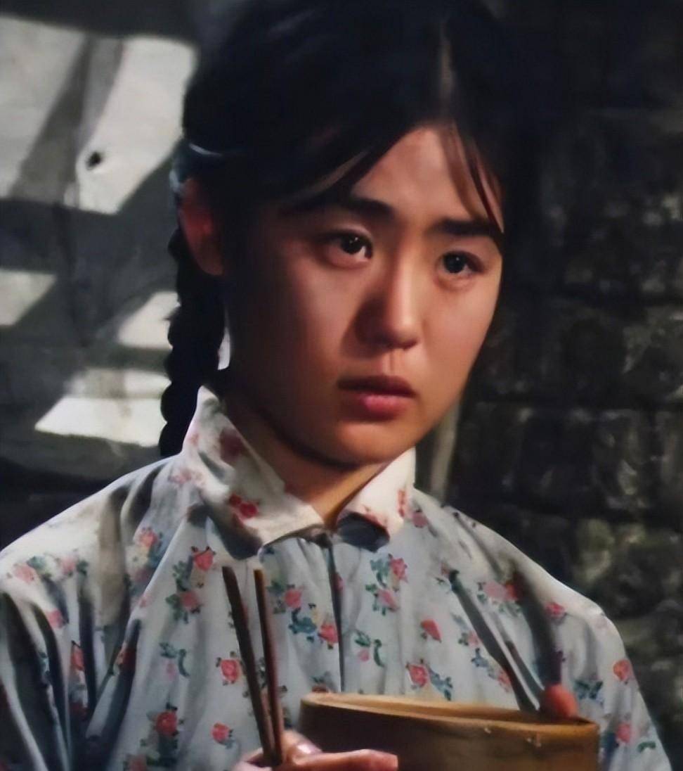 丛珊:爆红后突然消失,远嫁法国惨淡离婚,现在60岁的她生活如何_谢晋