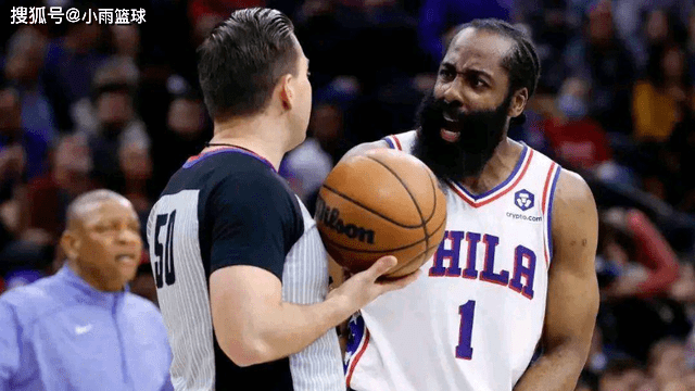 原创            NBA吃相有多难看？裁判连续出手操纵3场比赛，就差直接公布胜负了