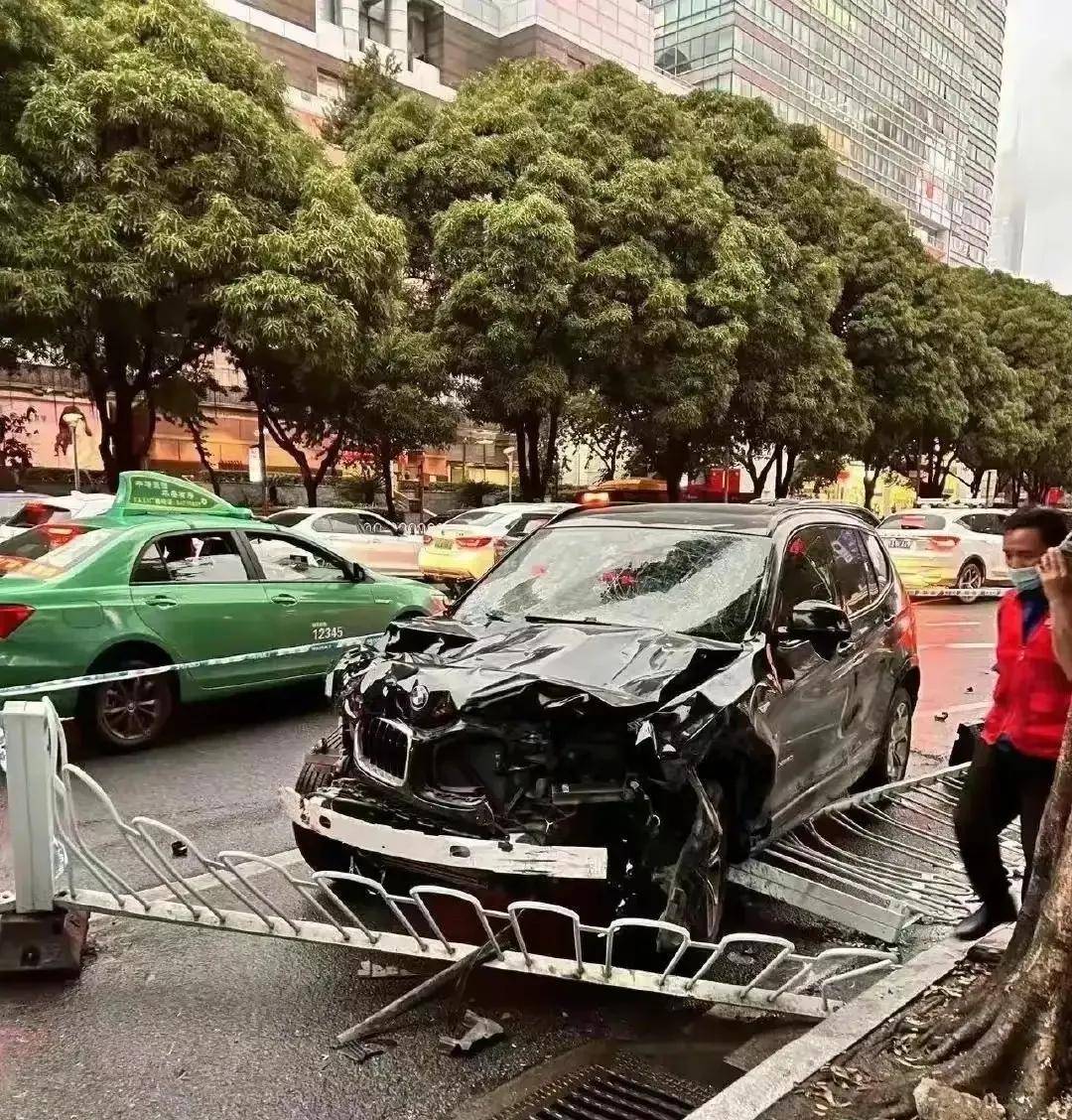 广州男子为发泄情绪故意大街撒钱，开宝马撞人致5死13伤被判死刑（广州男士养生馆招聘信息）