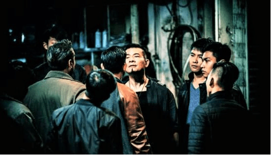 演歌台后离奇身亡,闫京要为其报仇,向华强求谁来相助_香港_京城_北京