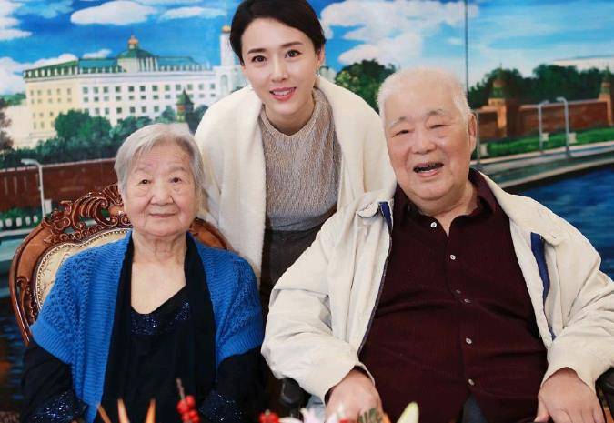 老戏骨于洋久居养老院,晚年丧子一夜白头,女儿晒近况引人担忧_因为