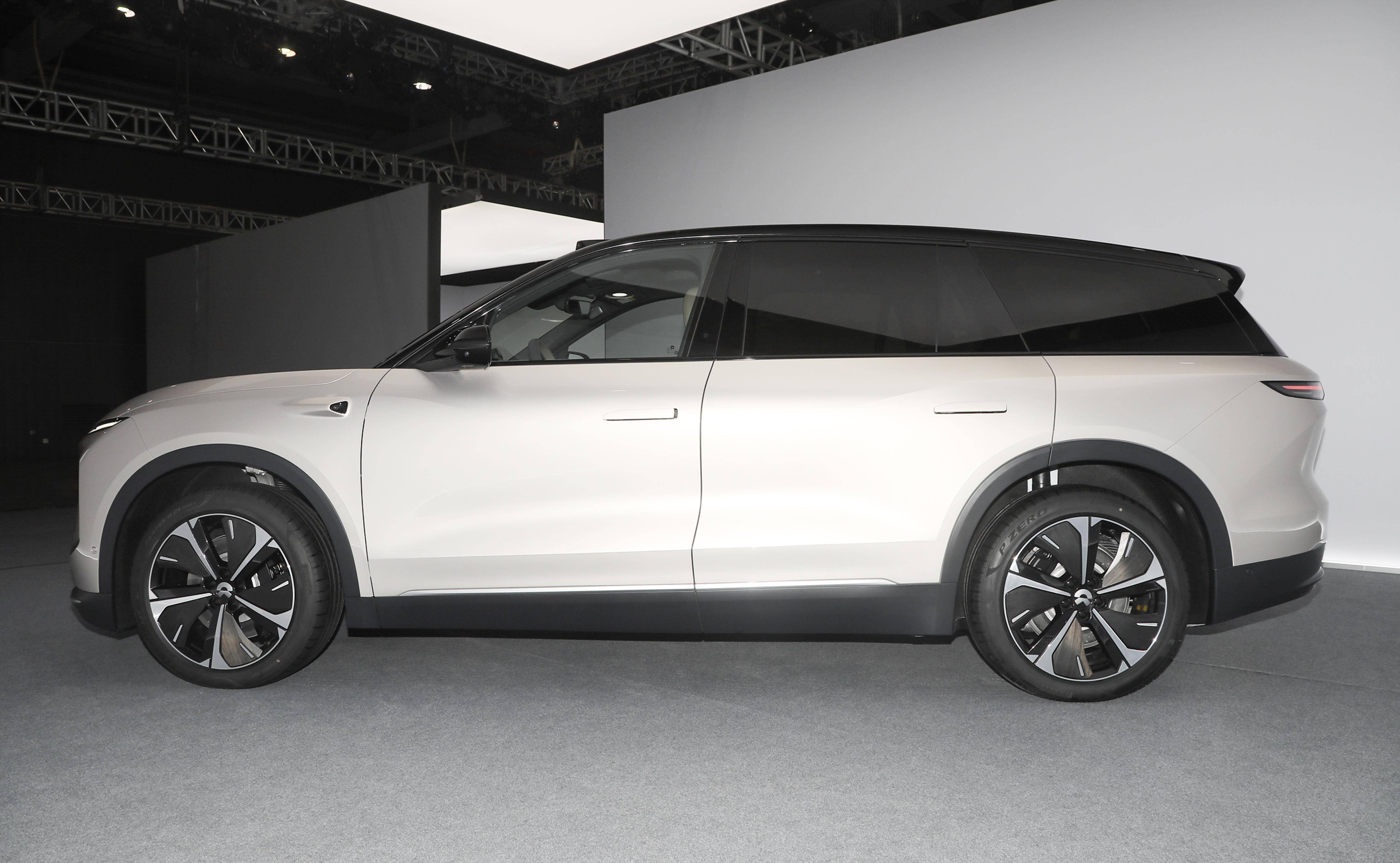 国产高端suv车型,售价52.8万,定位中大型suv,蔚来es8_搜狐汽车_搜狐网