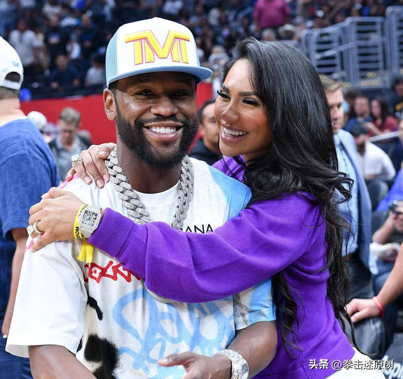 拳王梅威瑟与美艳女友大秀恩爱,两人相差21岁_安娜_莲娜_比赛