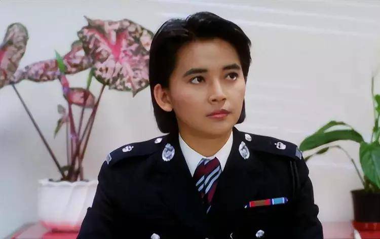 尤其,在参加完成龙监制的电影《霸王花》后,该片迅速在内地传遍大江