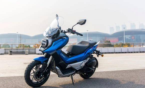 力帆150级探险踏板,水冷电喷8.