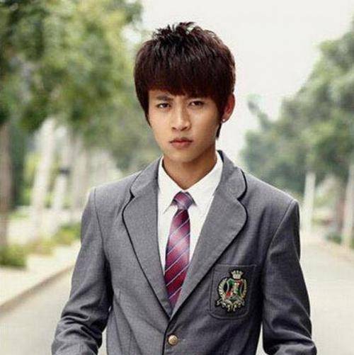 魏晨饰演"罗大佑"也带不动?_闫妮_电影_索索