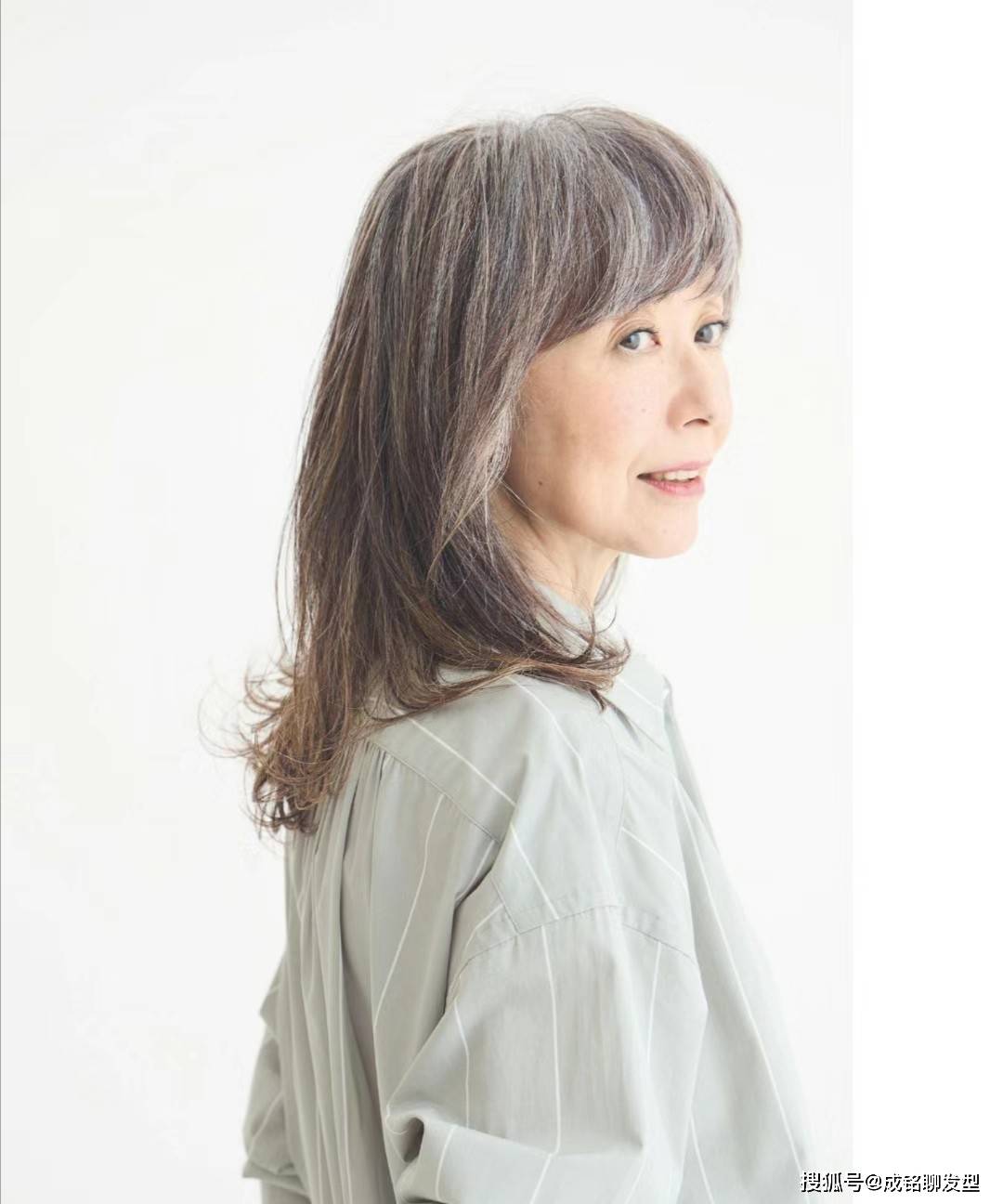五,六十岁的女性别乱烫发,这几款发型才最洋气,高级又显气质_头发