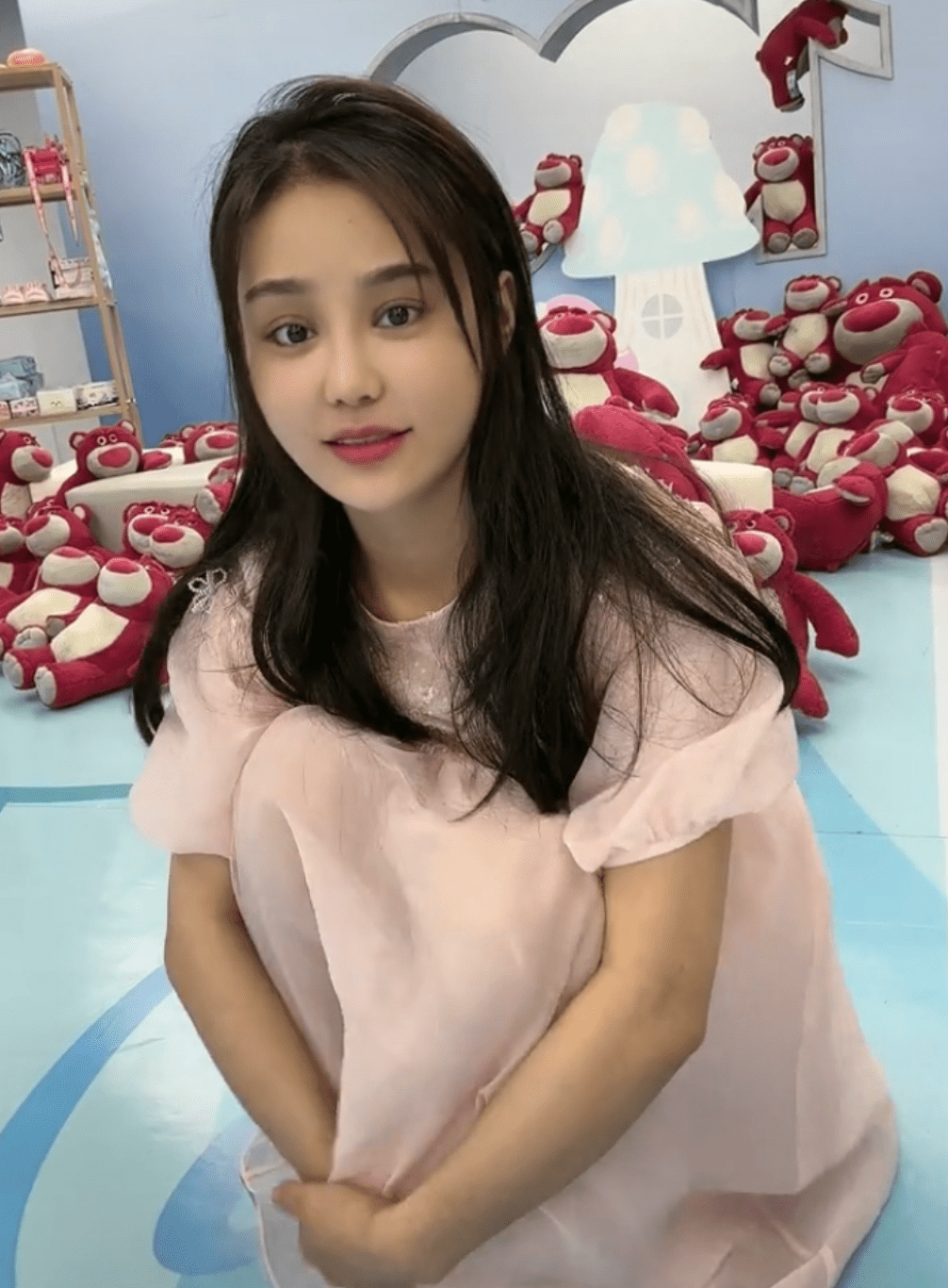 千万粉丝网红樊小慧近照变化大!