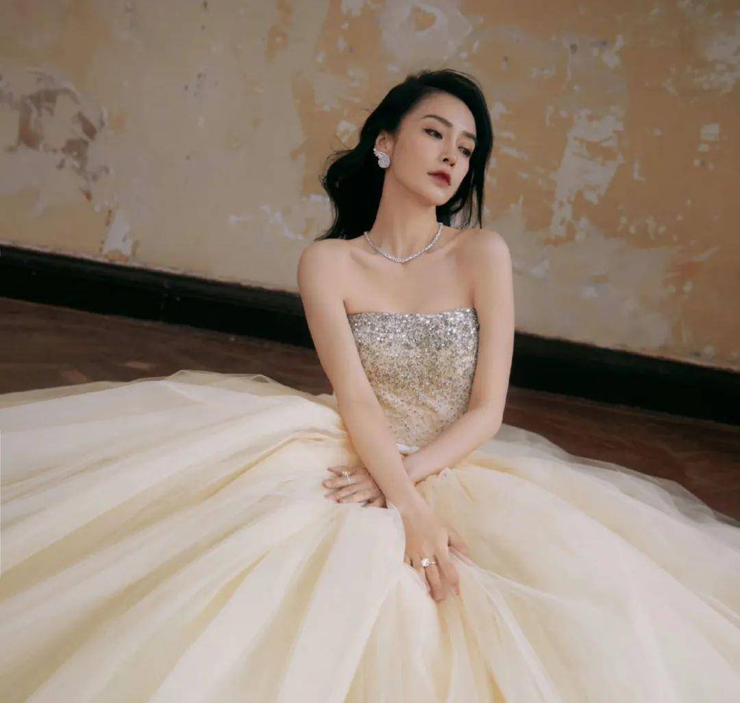 娱乐带来消息:杨颖张翰董子健杨幂袁姗姗李沁赵丽颖林云_工作_剧本