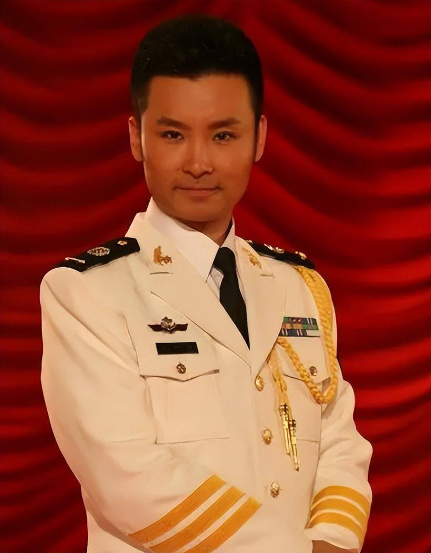 歌唱家刘和刚:娶世界小姐,让一家八口住一起,风光背后有心酸_父母