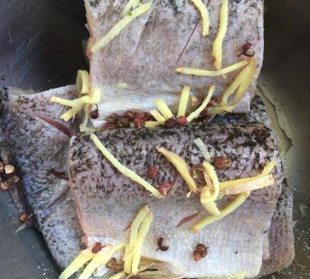 红烧白斑狗鱼,鱼肉鲜美,汤汁浓郁_花椒_豆瓣酱_马克西姆