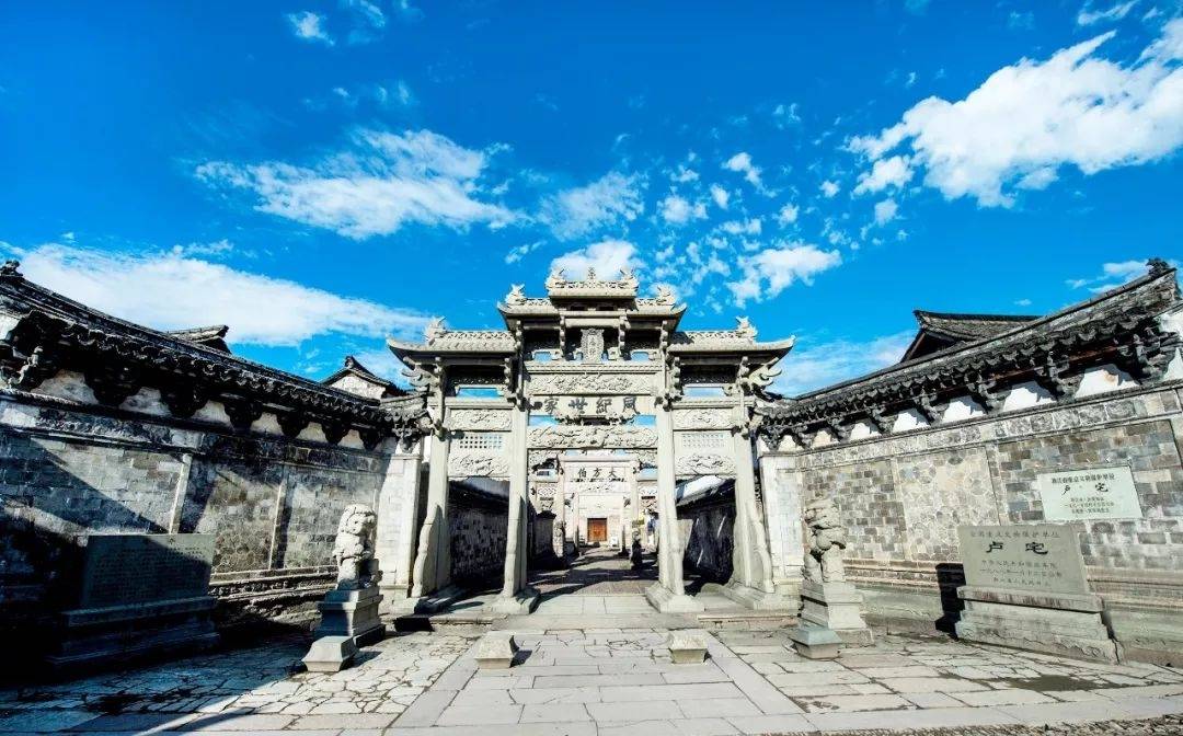 赵高翔/摄义乌国际商贸城 陈焕/摄佛堂万善浮桥大安寺塔 李永/摄义乌