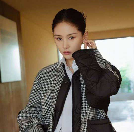 王子文:疑似新恋情曝光,与帅气男相拥冲浪, 吴永恩成为过去式_网友_女