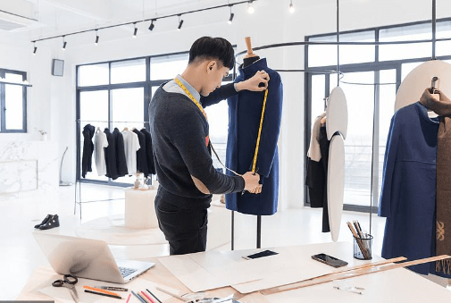 青年,不仅是人生的一个阶段,更是时代和时代之间的文化碰撞.