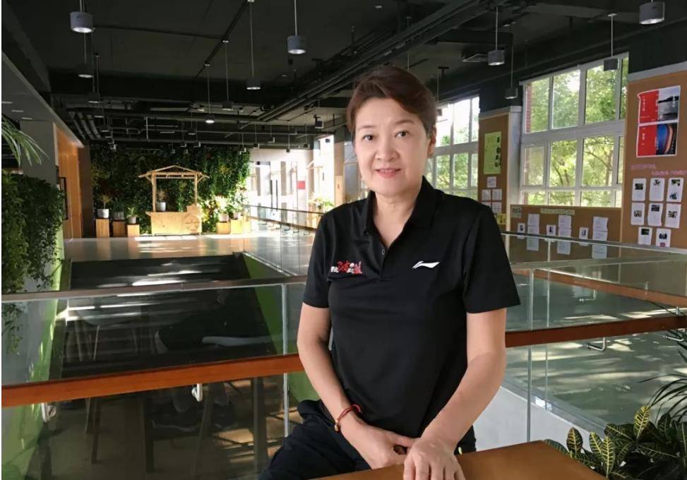 宋晓波:中国女篮第一位世界级球星,嫁给教练却被绿灯,目前情况如何?