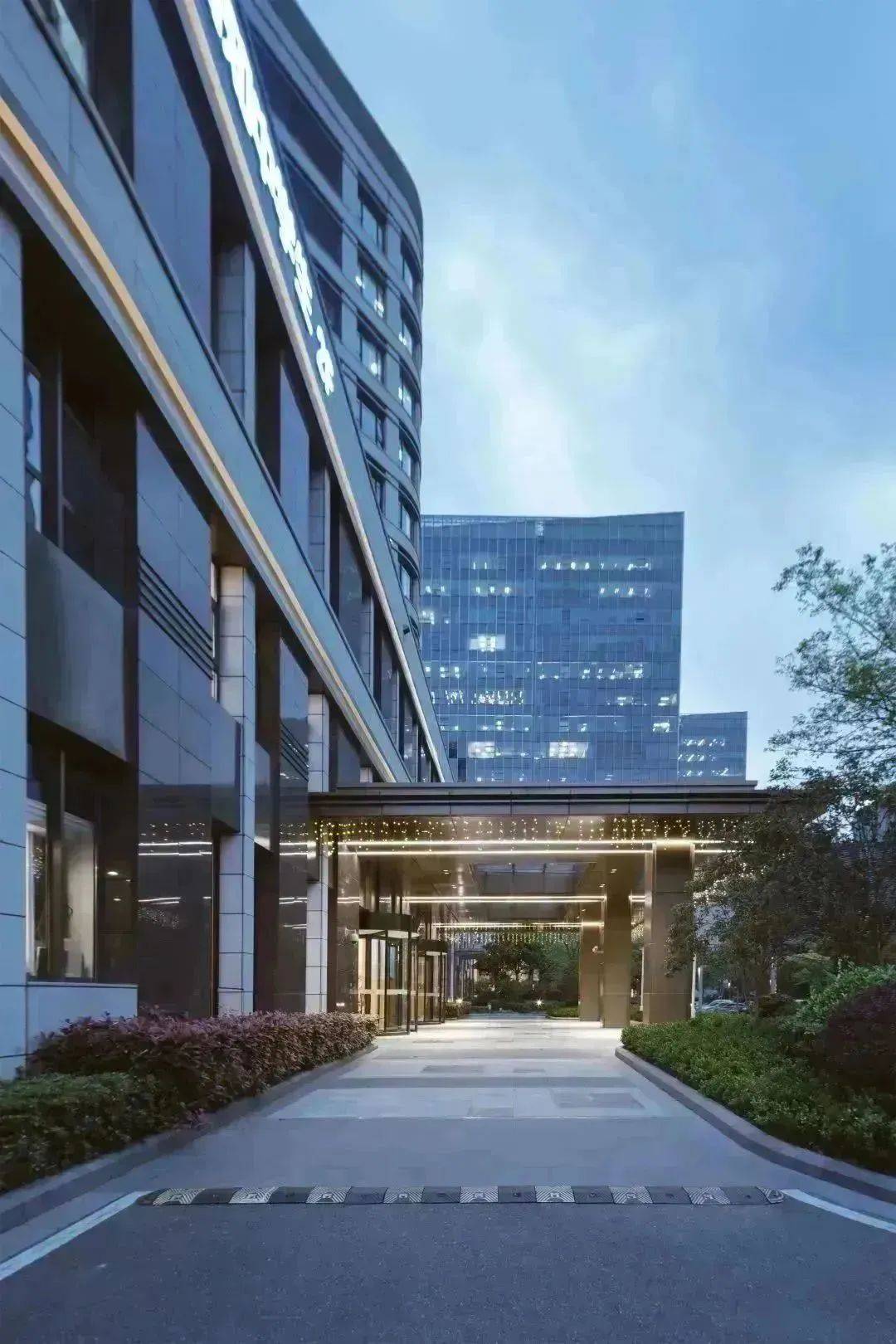 予舍予筑案例 | 中港汇·浦东大厦:建筑圈也流行的"微整形"要动哪里?