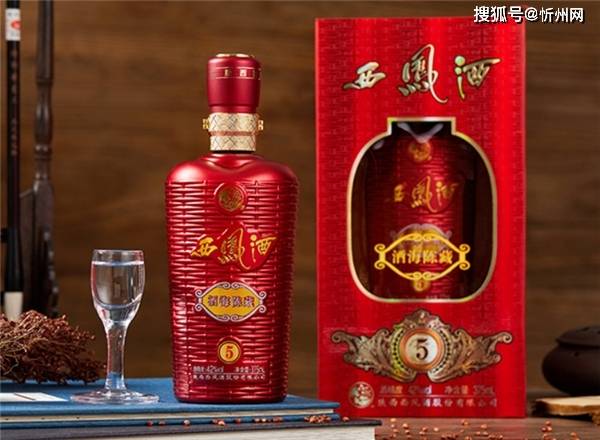 粮食酒、粮食酒的3个区别，一文明白什么是酒精酒、什么是纯粮酒-粮食酒与酒精酒的标准区分