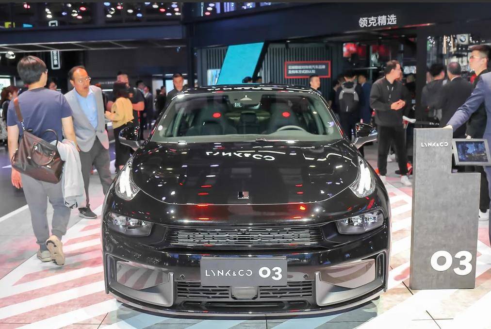 吉利总算扳倒起亚!k3见了一无是处,不到12万起亚束手无策