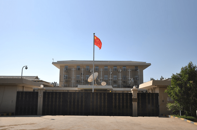 多国宣布从苏丹撤侨，中方行动进入尾声，美关大使馆不管民众死活_公民_美国_国家