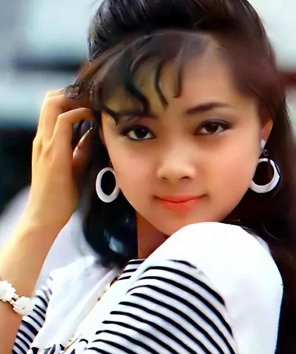 有人说她被圈养,有人说她做保姆,其实她成了女强人_张莉_陈晓旭_生活