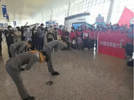 深度剖析“双标对待”事件:冰淇淋有没有不重要,但平等和尊重很重要_搜狐汽车_搜狐网