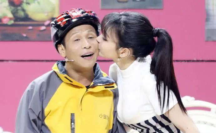 柳岩:不需要学会说学逗唱,我也能成为像蔡明老师一样的小品女王_喜剧