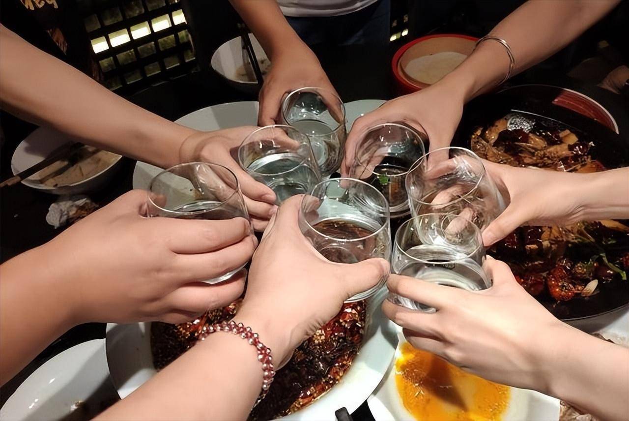 酒醉后的卡通搞笑图片- 抖音, image size:1280x856