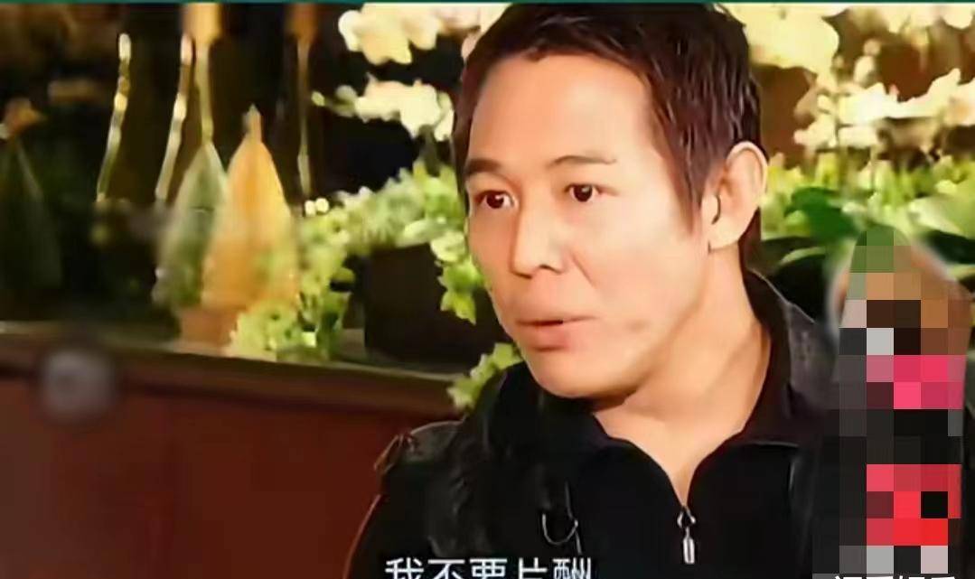 李连杰国内要价上亿,却愿零片酬出演《狼犬丹尼》,他真的爱国吗?