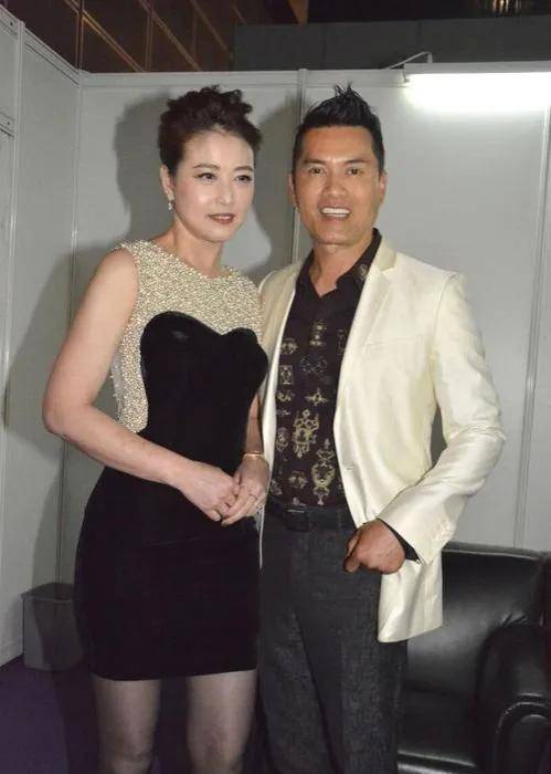 周海媚:19岁出道,23岁闪婚闪离,今57岁无儿无女依旧单身_时候_电视