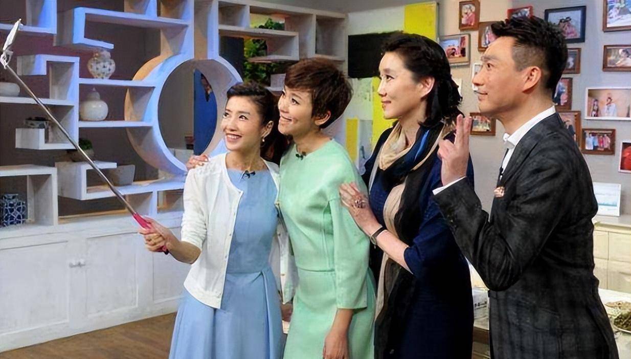 康辉的妻子原来是她?