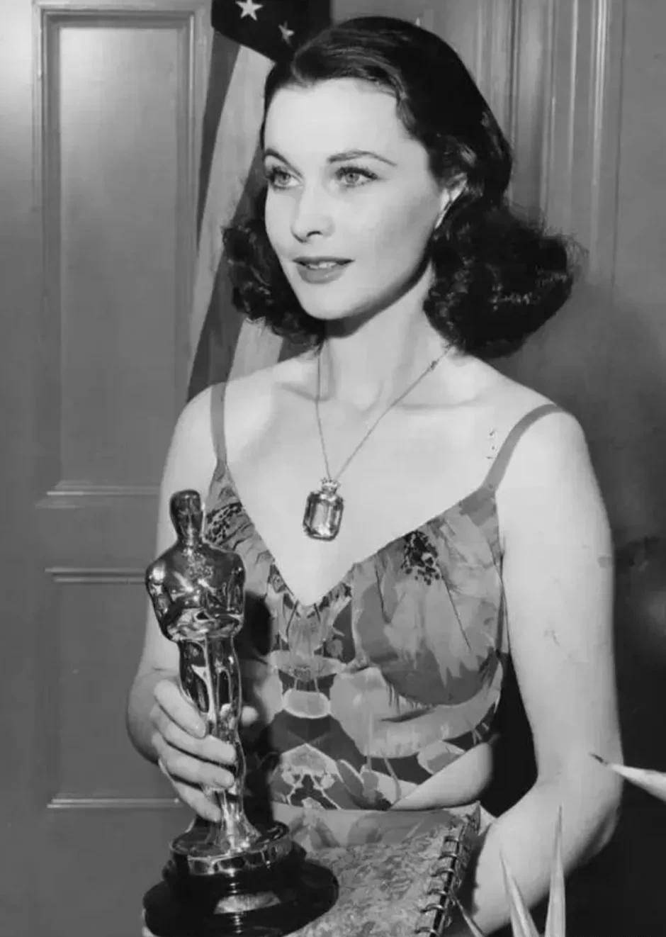 无与伦比的美貌,神的杰作～好莱坞费雯丽的"疯女人"美女_奥利弗