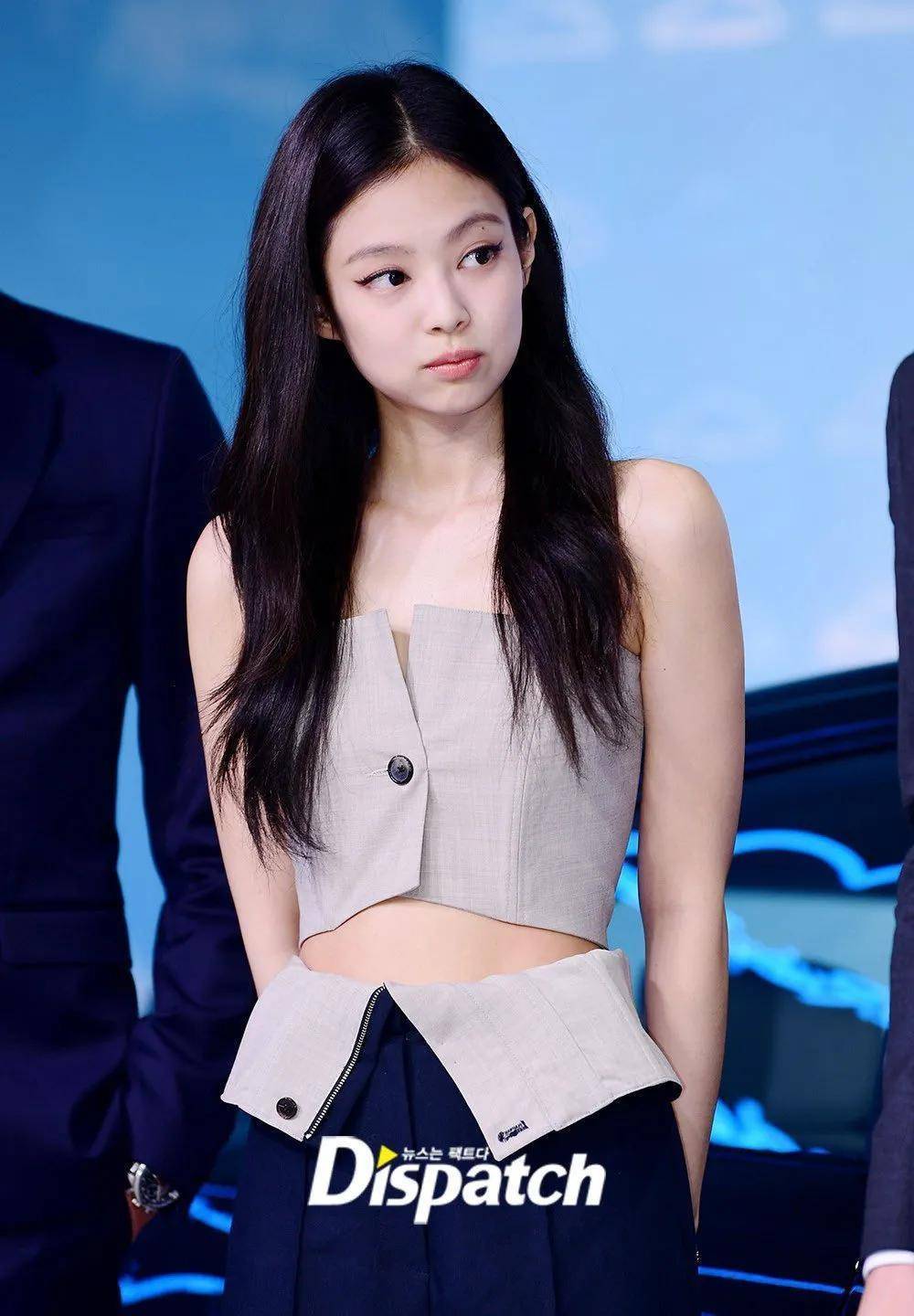 jennie金智妮一字肩抹胸性感小野猫造型_黑色_很漂亮_高跟鞋