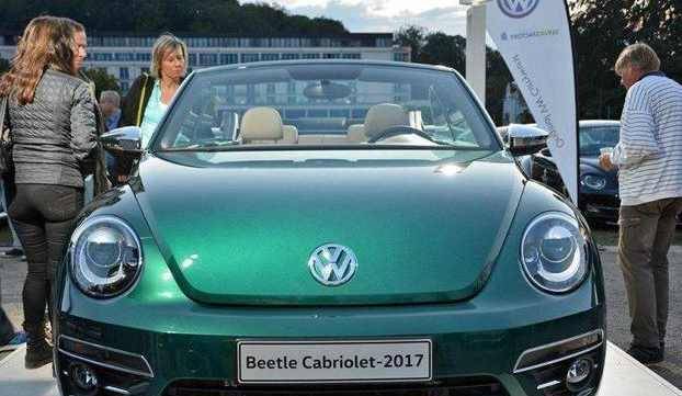 这种汽车,就是大众的甲壳虫翡翠绿系列.