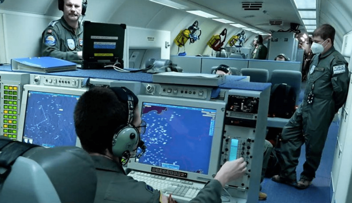 (在乌克兰附近执行任务的北约预警机,但也有些远水解不了近渴)【夸大