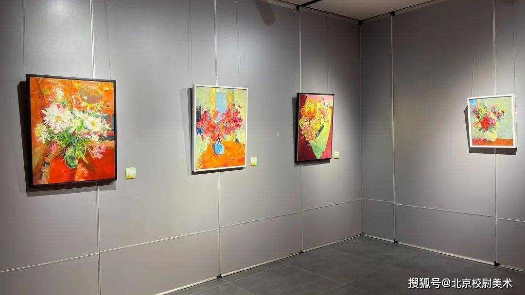 校尉美术 | “时间的缝隙”谢哲敏油画作品展--五一特展_焦作市_女性_艺术