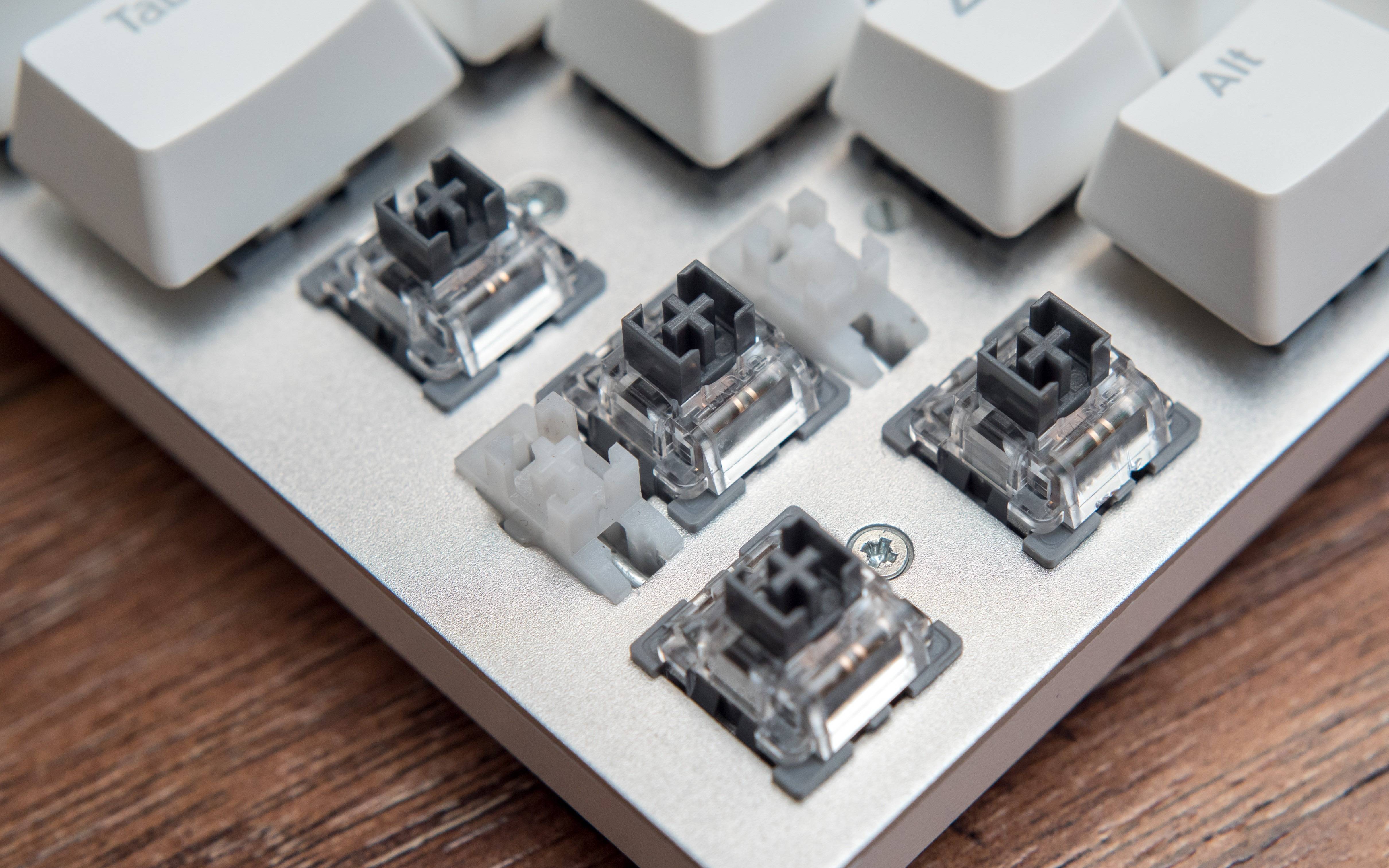 轴体随心换,尽情diy——雷柏v700diy rgb机械键盘开箱_进行_设计_手感