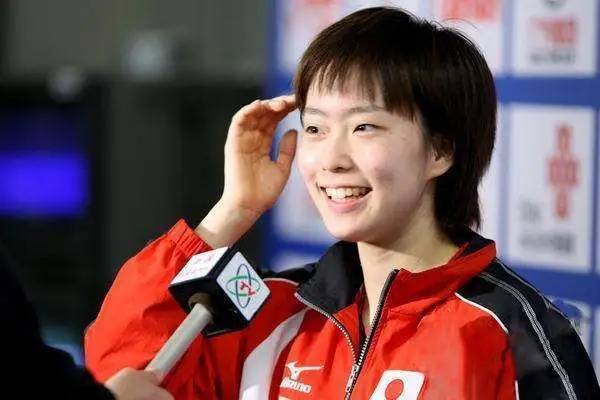 石川佳纯退役:日乒世界冠军,会说中文,渴望与马龙配混双_漂亮_球员