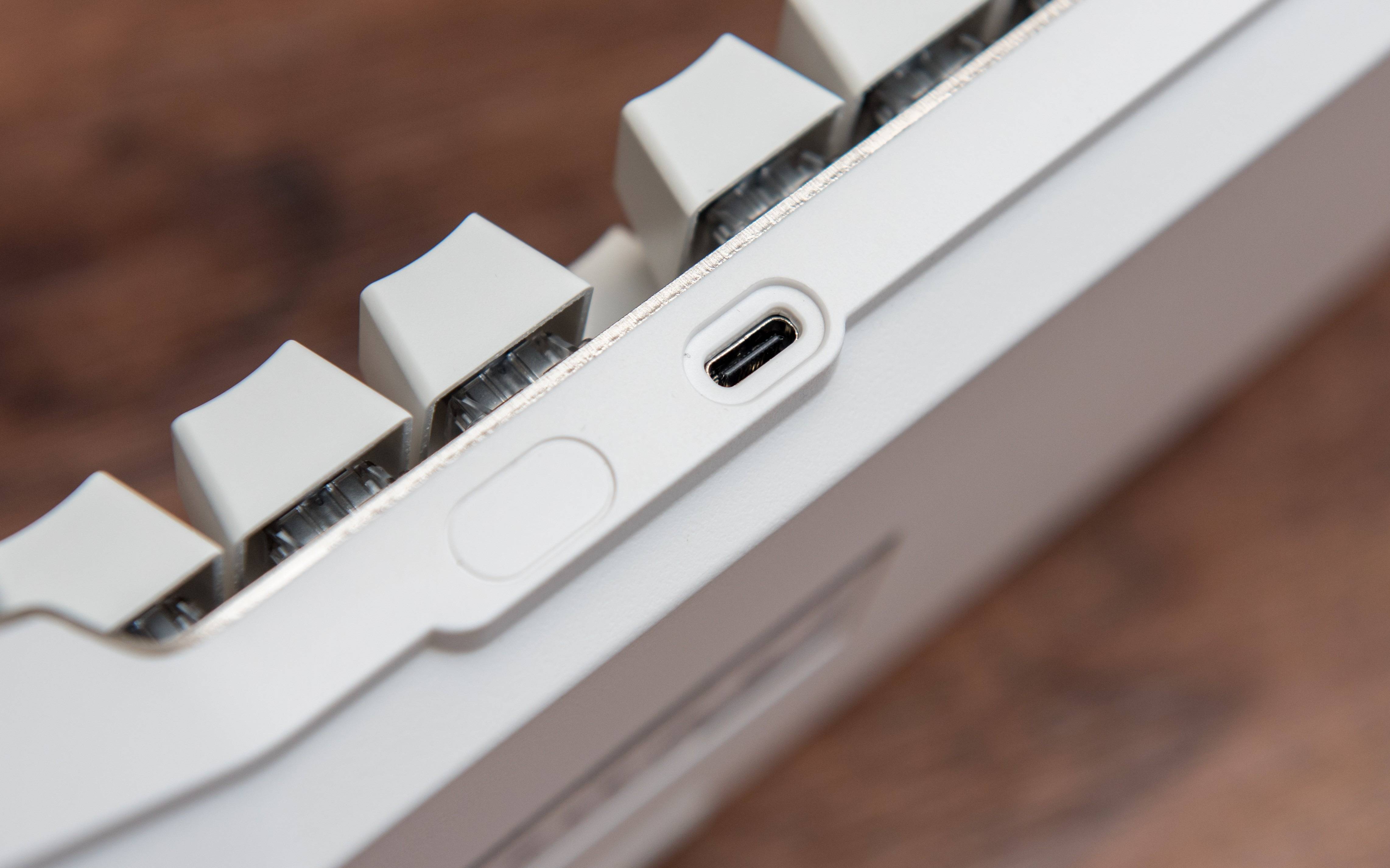 轴体随心换,尽情diy——雷柏v700diy rgb机械键盘开箱_进行_设计_手感