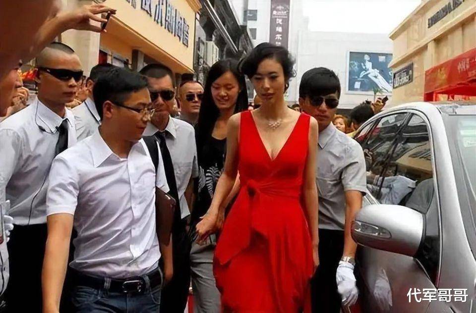 杨迪老婆于莎莎图片图片