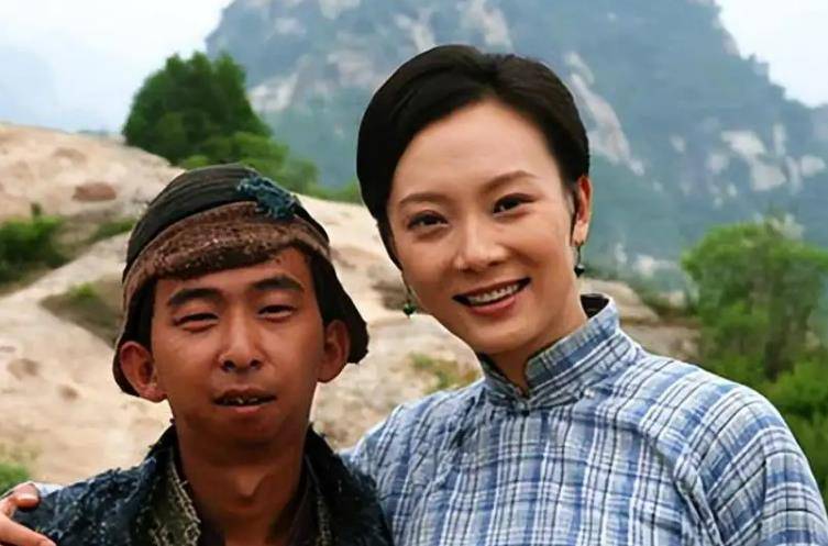 现在的巨兴茂也转型成为了一名导演,最近就有她导演的电视剧《女神