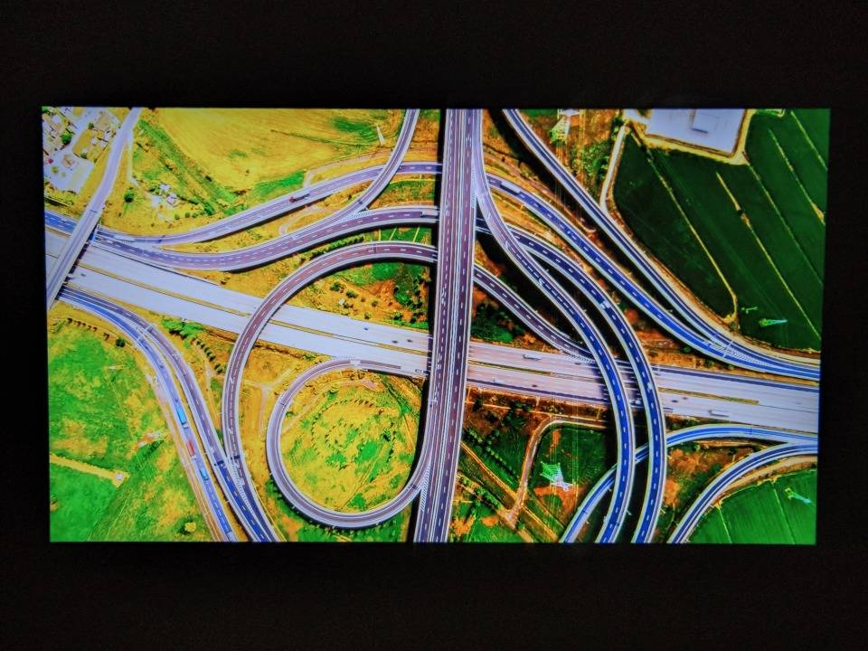 我家的娱乐C位：全新酷开智能投影X5，搭载酷开智能投影9.1系统闪亮登场！