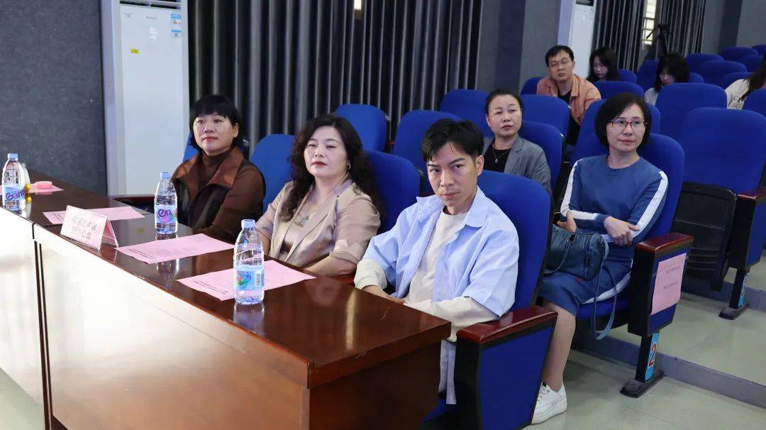揭阳市揭东区艺术教研员林琳老师,揭阳市揭东区第三中学李纯旭校长,李
