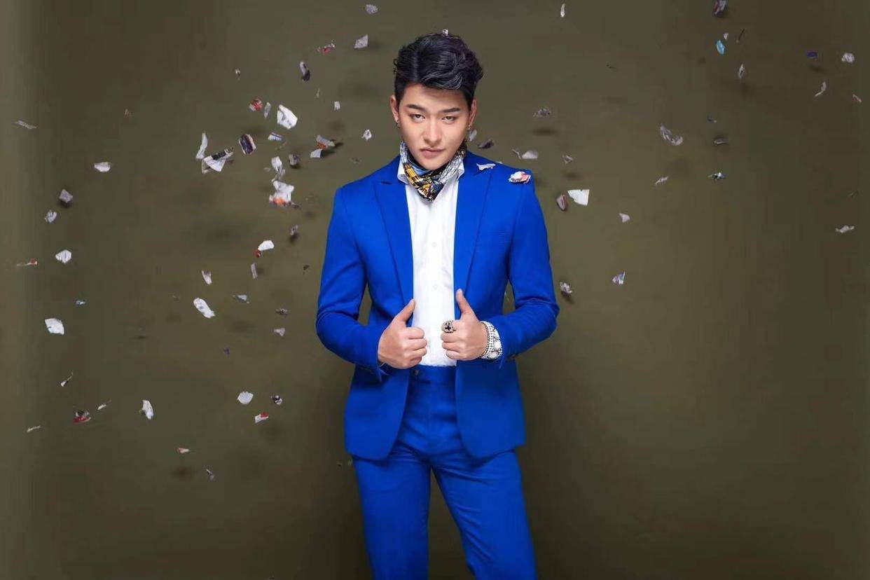 激动人心,吉酷·阿达 亮相华语金曲原创音乐盛典,光亮响彻舞台_成绩