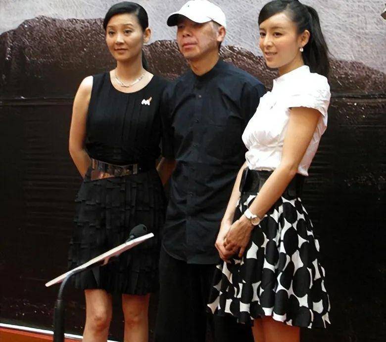 徐帆和蒋雯丽等一行人商量,决定给张静初点颜色看看.